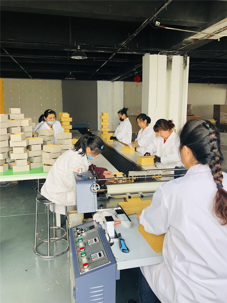 bob体育网址:雅琳印刷获得简洁折叠盒中盒专利避开使用过程中内隔板与盒体别离